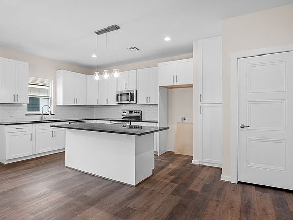 2nd image of 146 Feather Way