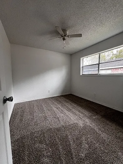 14407 Pine St #4 — Photo 4
