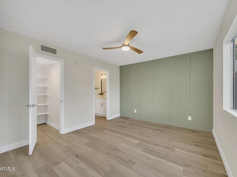 8830 W Saint John Rd — Photo 15