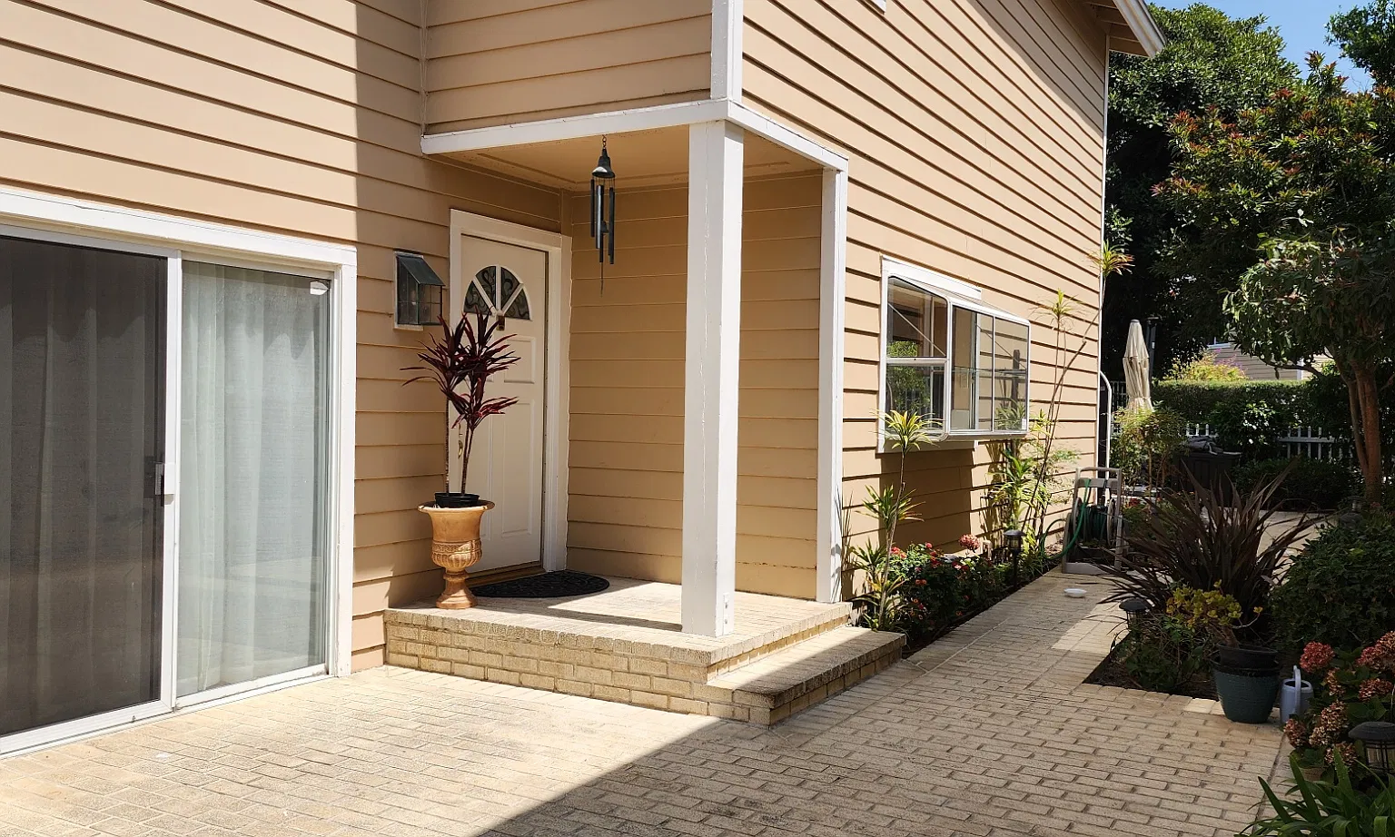 4 bed, 1780 sqft, $4,200 — Photo 2