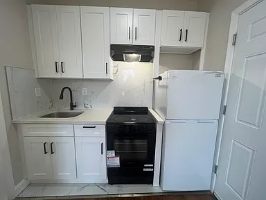 1 Bedroom at 276 Broadway #6, Paterson NJ — photo 1
