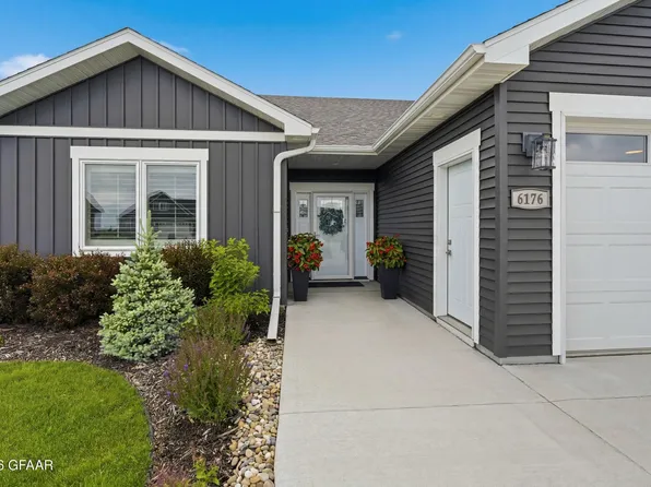 6176 Azalea Cir, Grand Forks, ND 58201