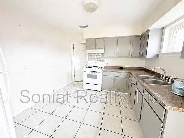 423 S Murat St #A — Photo 6