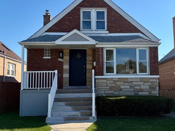 5745 S Sayre Ave, Chicago, IL 60638
