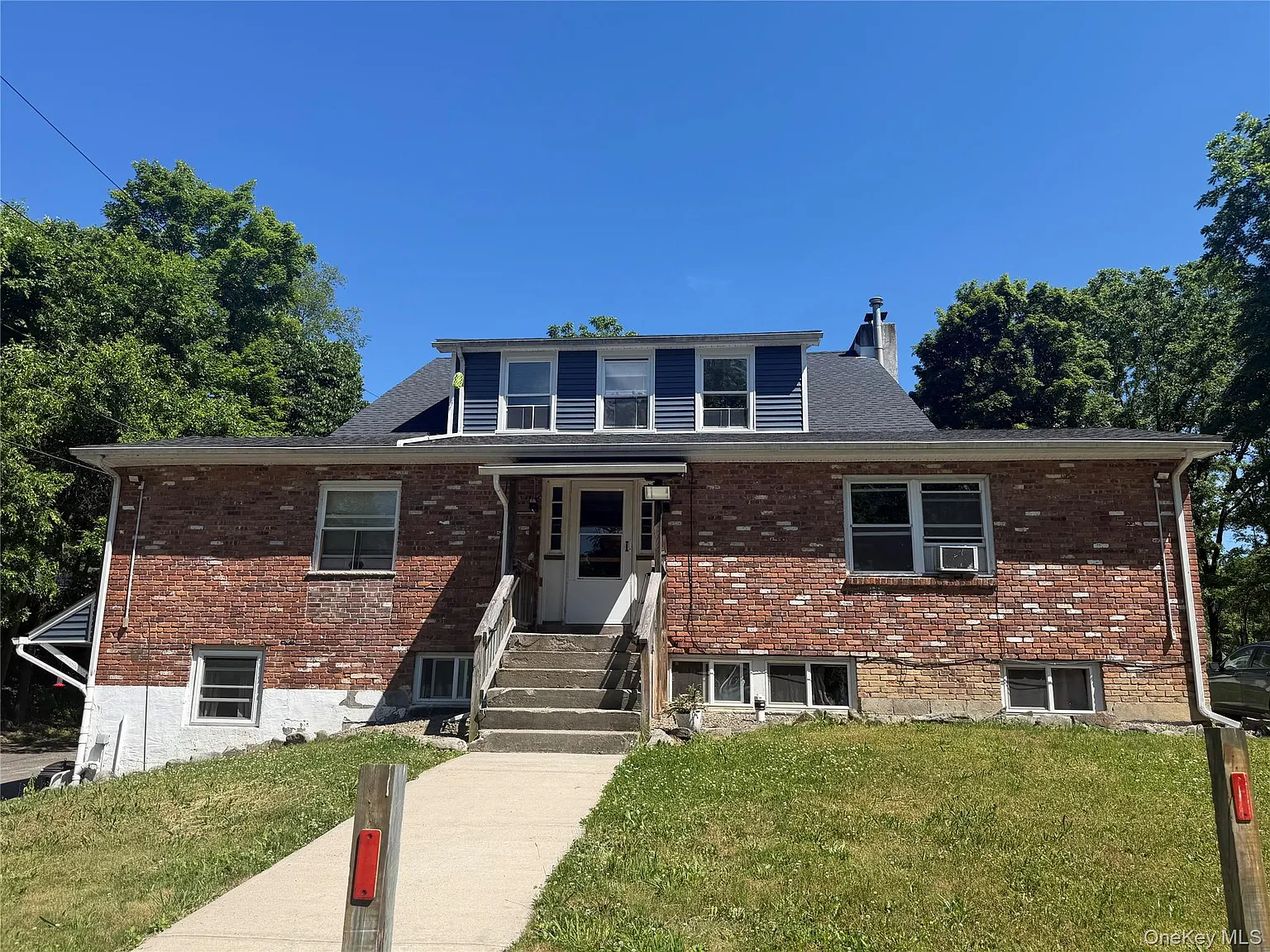 2 bed, 1.0 bath, 1100 sqft, $1,800 — Photo 1