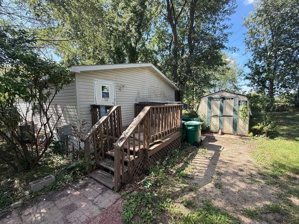 746 Charles Ln