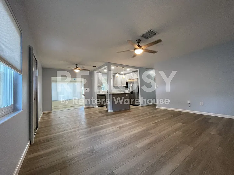 110 Gloucester Blvd #110 — Photo 17