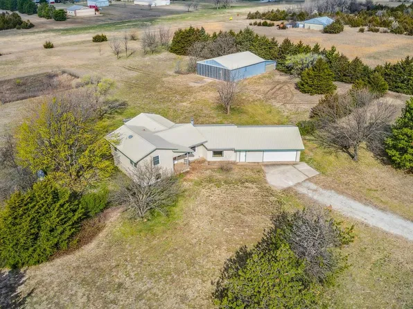 8381 Kansa Ln, Udall, KS 67146