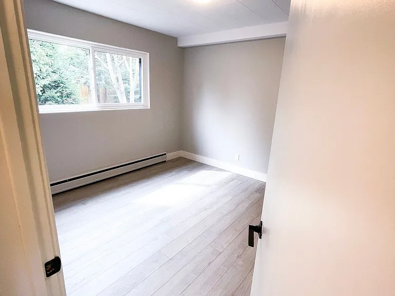 43 Montrose Ave #70 — Photo 11