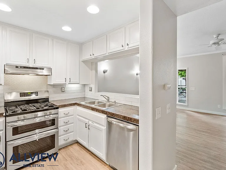 33 Silverwind — Photo 6