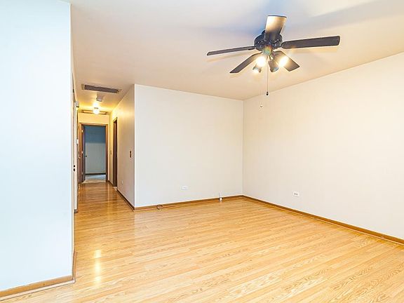 2nd image of 517 Fairlawn Dr
