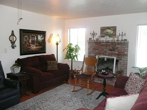 4th image of 1645 S Tipton Court