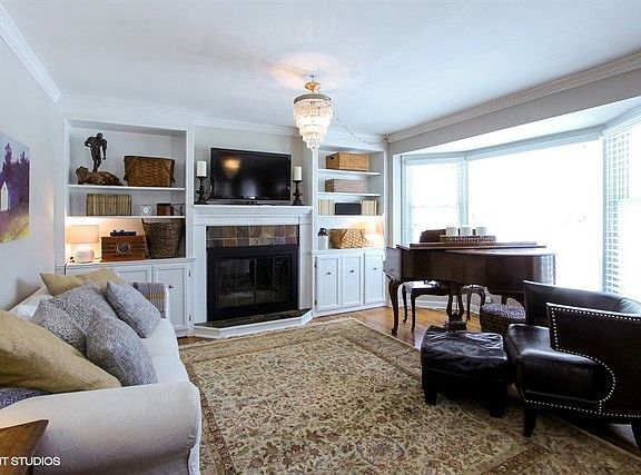 5th image of 506 S Woodlawn St
