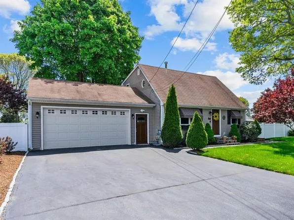 24 Tremont St, Warwick, RI 02889