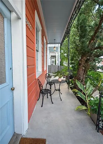 4427 Annunciation St — Photo 3