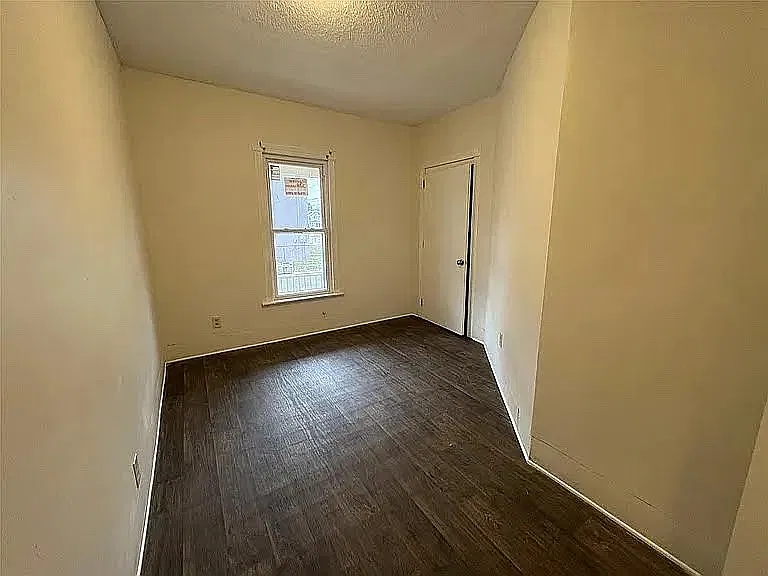 1 bed, 1000 sqft, $1,000 — Photo 3