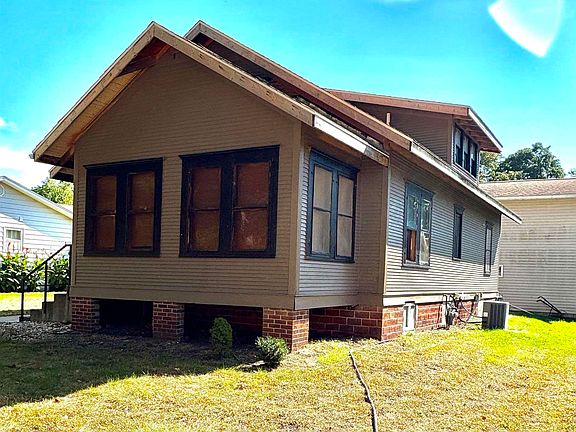 4th image of 608 E North St