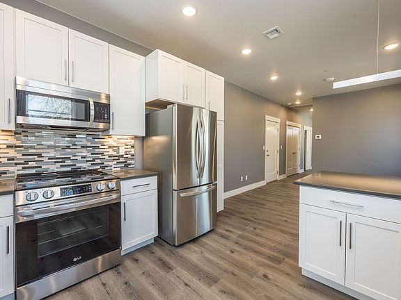 5th image of 745 N Washington Ave #Washington301