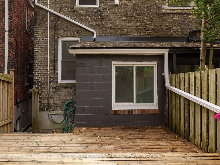 15 Indian Road Cres #UPPER — Photo 31
