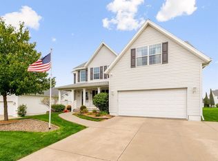 401 Rockhurst Dr SW, Cedar Rapids, IA 52404