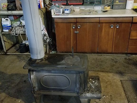 pot belly stove to heat barn