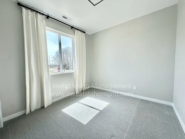373 N Stone Canyon Ln — Photo 21