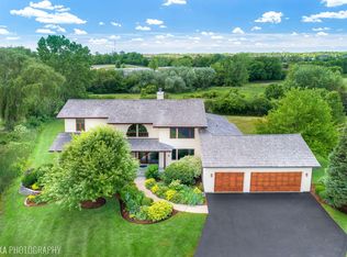 21847 W Green Valley Ct, Mundelein, IL 60060