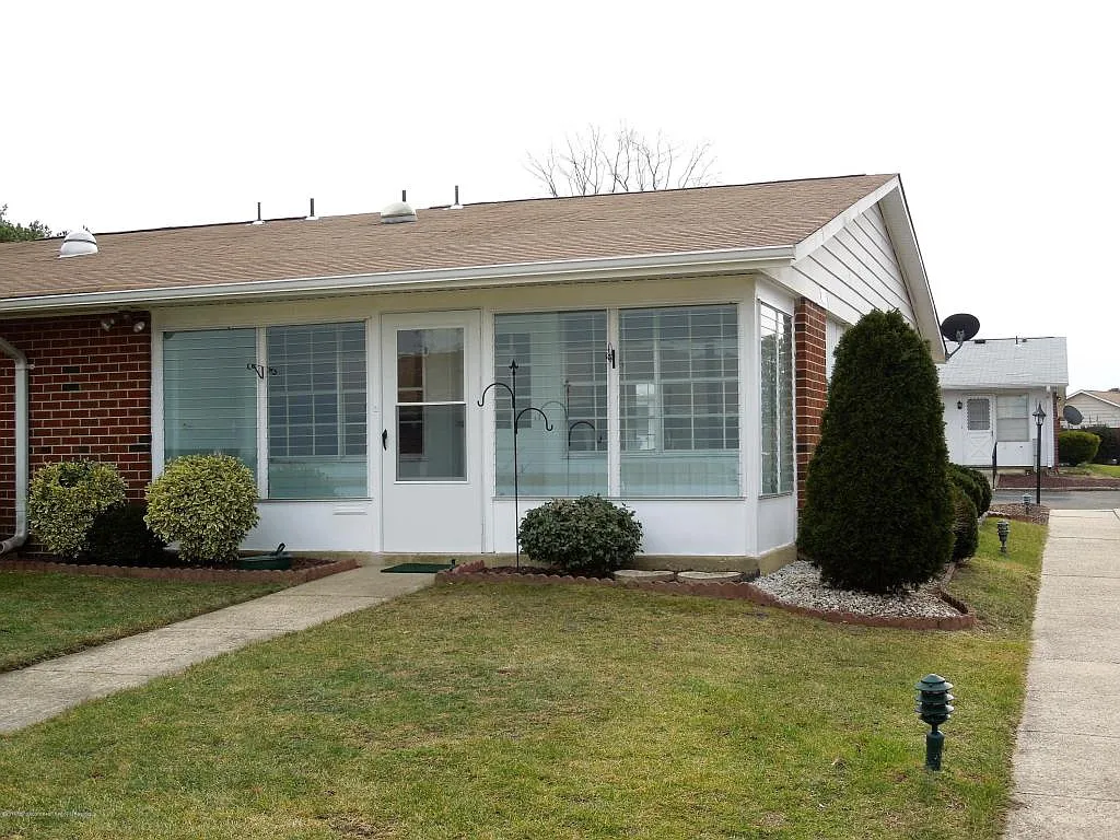 1210D Shetland Dr photo 1