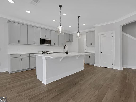 7th image of this home