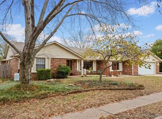 2416 Chapel Hill Ct, Bartlesville, OK 74006