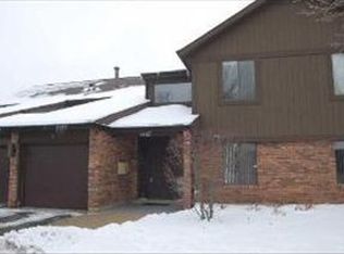 1407 Creekside Ct APT A, Elgin, IL 60123