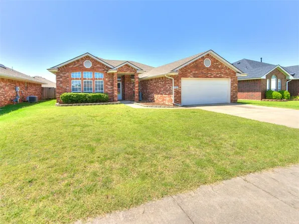 908 SE 36th St, Moore, OK 73160