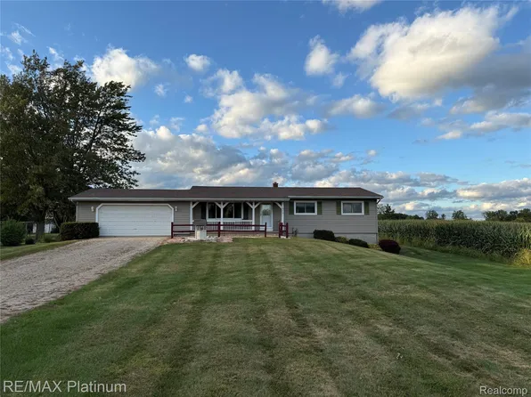 379 E Santee Hwy, Charlotte, MI 48813