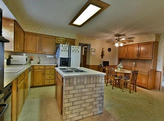 2nd image of 5486 Kelly Dr
