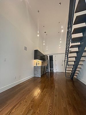 4th image of 1268 Pacific St #3