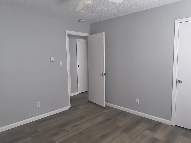 604 W Haven Dr — Photo 2