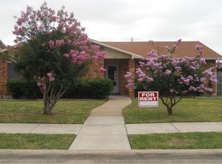 1818 Red Oak Ln, Carrollton, TX 75007