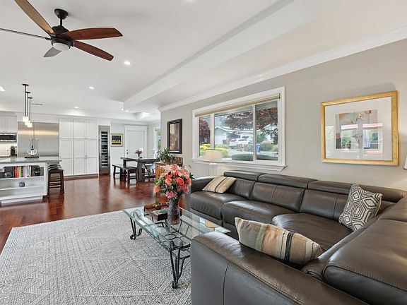 2nd image of 1057 La Grande Avenue