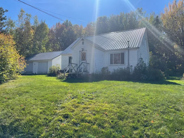 10 Pinkham Street, Lincoln, ME 04457
