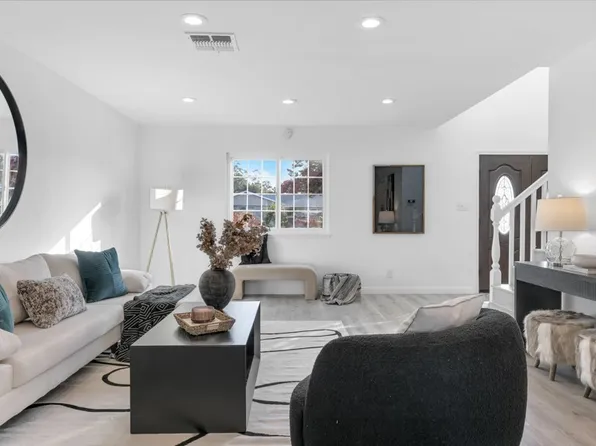 2885 Fitzgerald Rd, Simi Valley, CA 93065