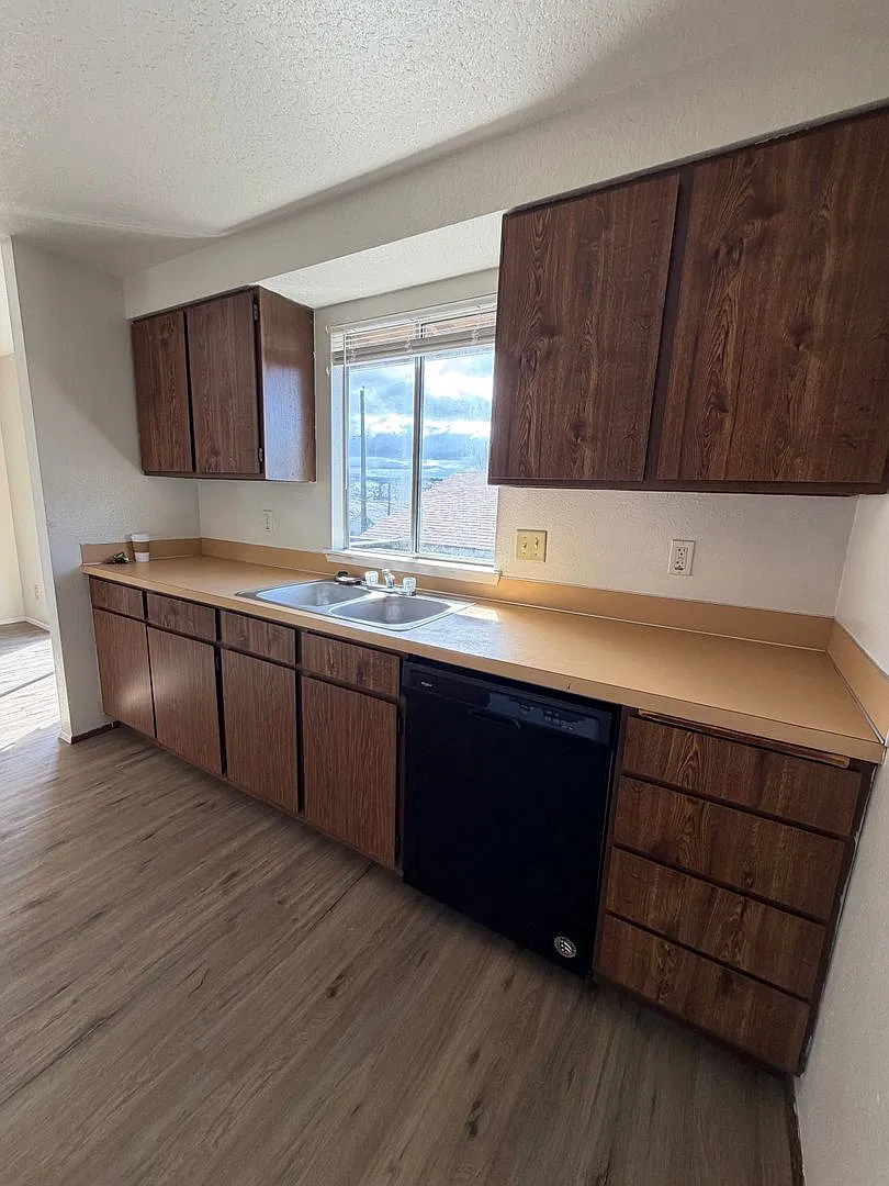 3 Bedroom Duplex — Photo 2