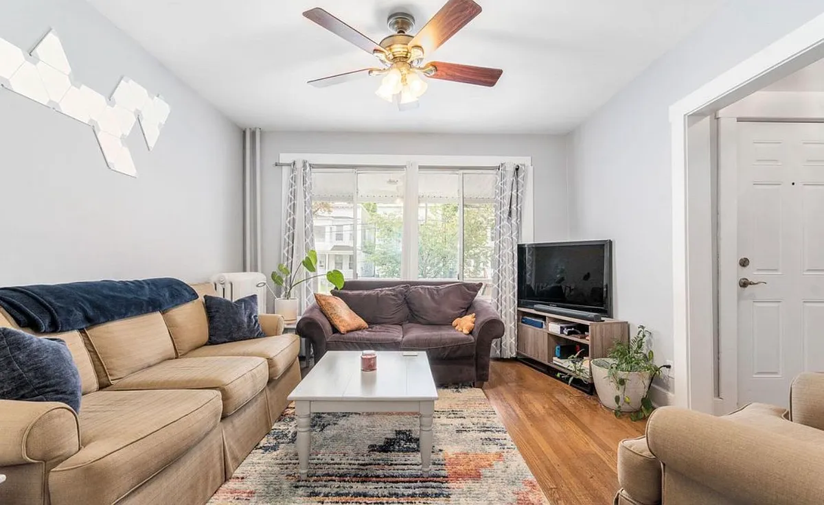 Building Photo - 115 Woodlawn Ave #1