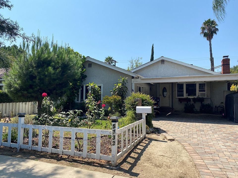 2nd image of 5733 Cedros Ave