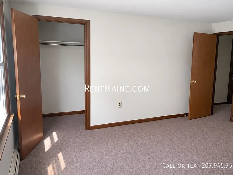 19 Hemlock St — Photo 11