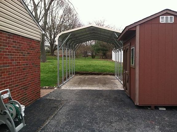3rd image of 3591 Hiwood Ave