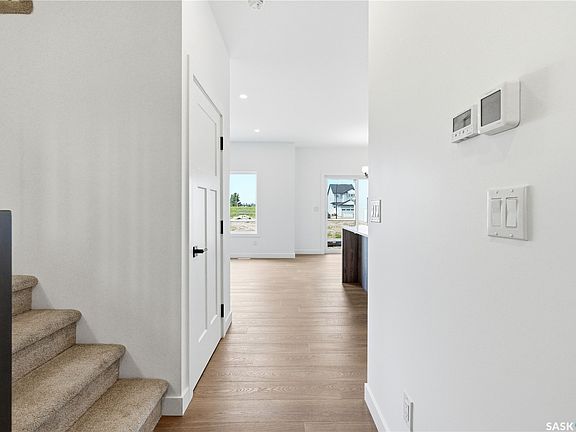 5th image of 255 Doran Way