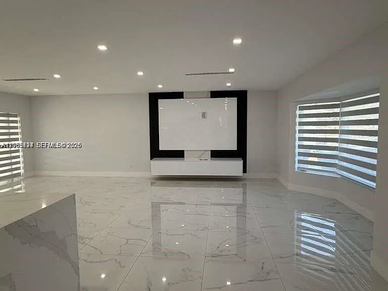 19020 SW 91st Ave — Photo 4