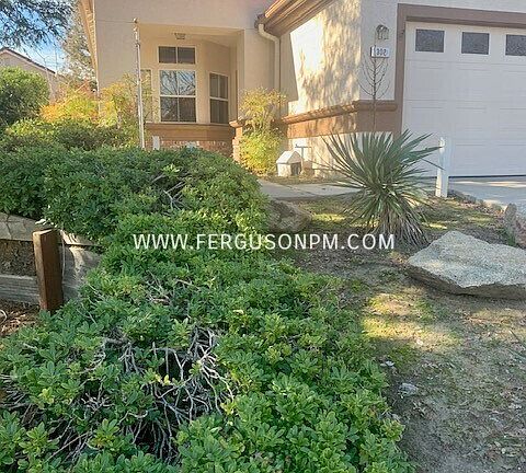 2nd image of 302 Dawson Ct