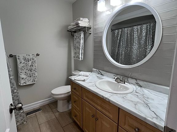 5th image of 98 Lansdowne Ave