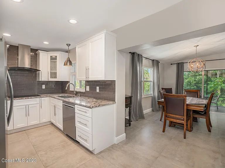 115 S Indian Cir — Photo 4